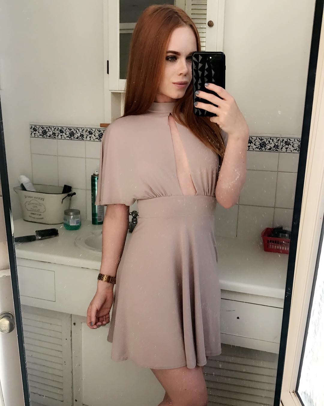 ella hughes (1) Elite Readers