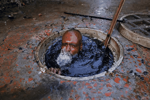 Bangladesh Sewer Cleaners Only Get 8 A Day For Doing The Risky Job Elite Readers