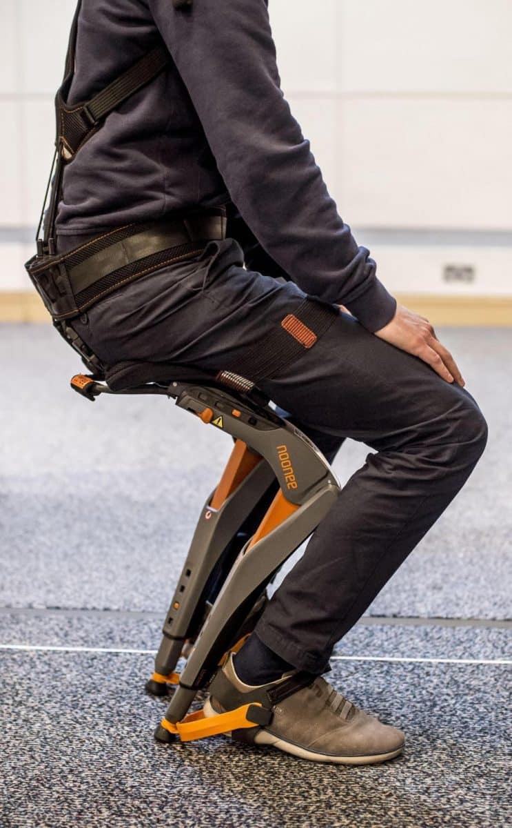 Noonee ‘Chairless Chair’ Allows Workers To Give Their Feet A Rest