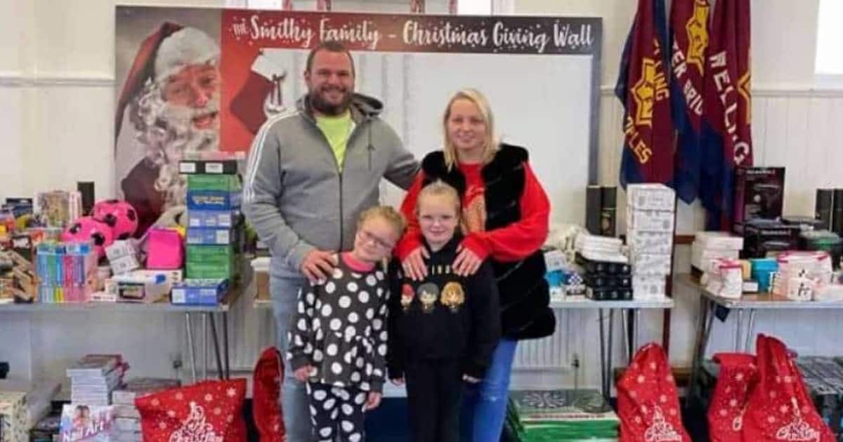 Awesome Family Gathers Over 5,000 Christmas Gifts For Needy Families